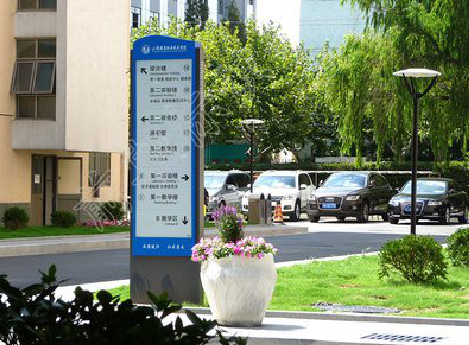 峨山哪些因素影响宣传栏的制作？